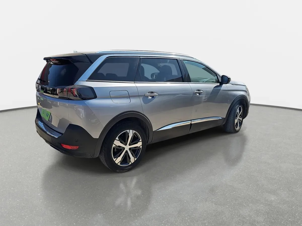 Peugeot 5008 1.5 Allure Pack Bluehdi 130 4x2 Eat8 5p año 2025