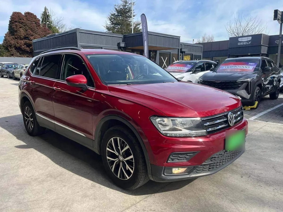 Volkswagen Tiguan 1.4 Tsi Comfortline 4x2 7pas At 5p año 2019