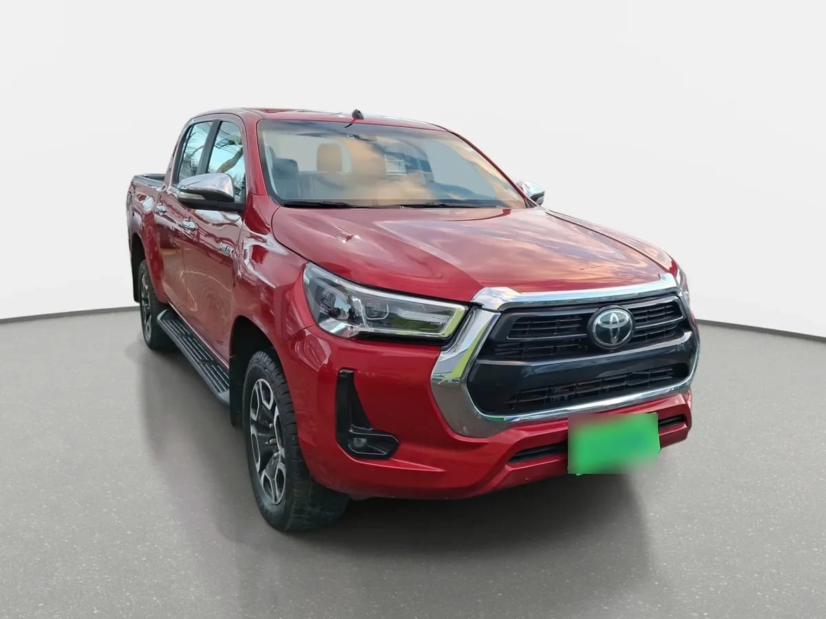 Toyota Hilux 2.8 Srv Diesel 4x4 Dob. Cab. At 4p año 2024