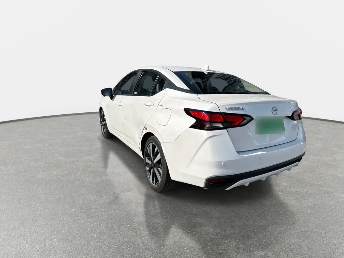 Nissan Versa 1.6 Exclusive 4x2 Cvt At 4p año 2023