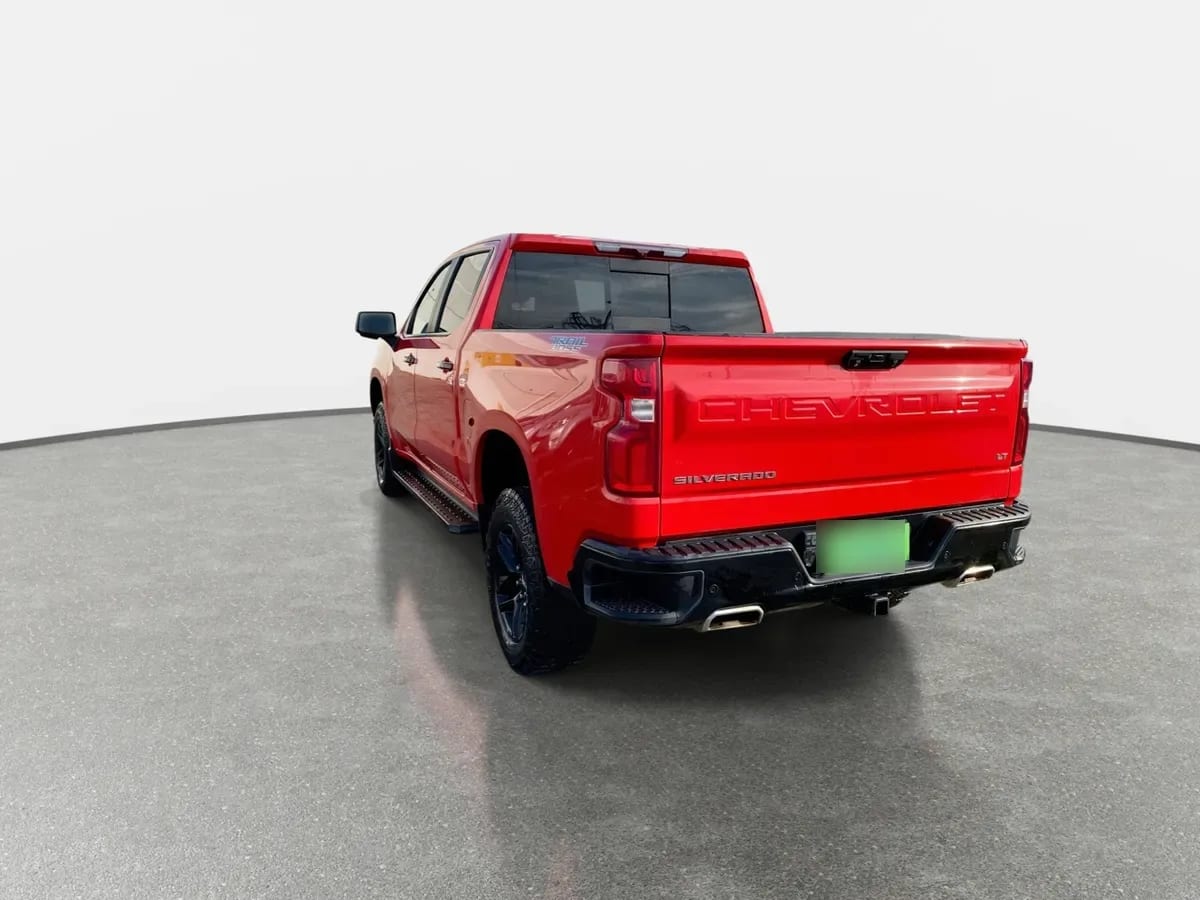 Chevrolet Silverado 5.3 Lt R Trail Boss Z71 4x4 At 4p año 2024