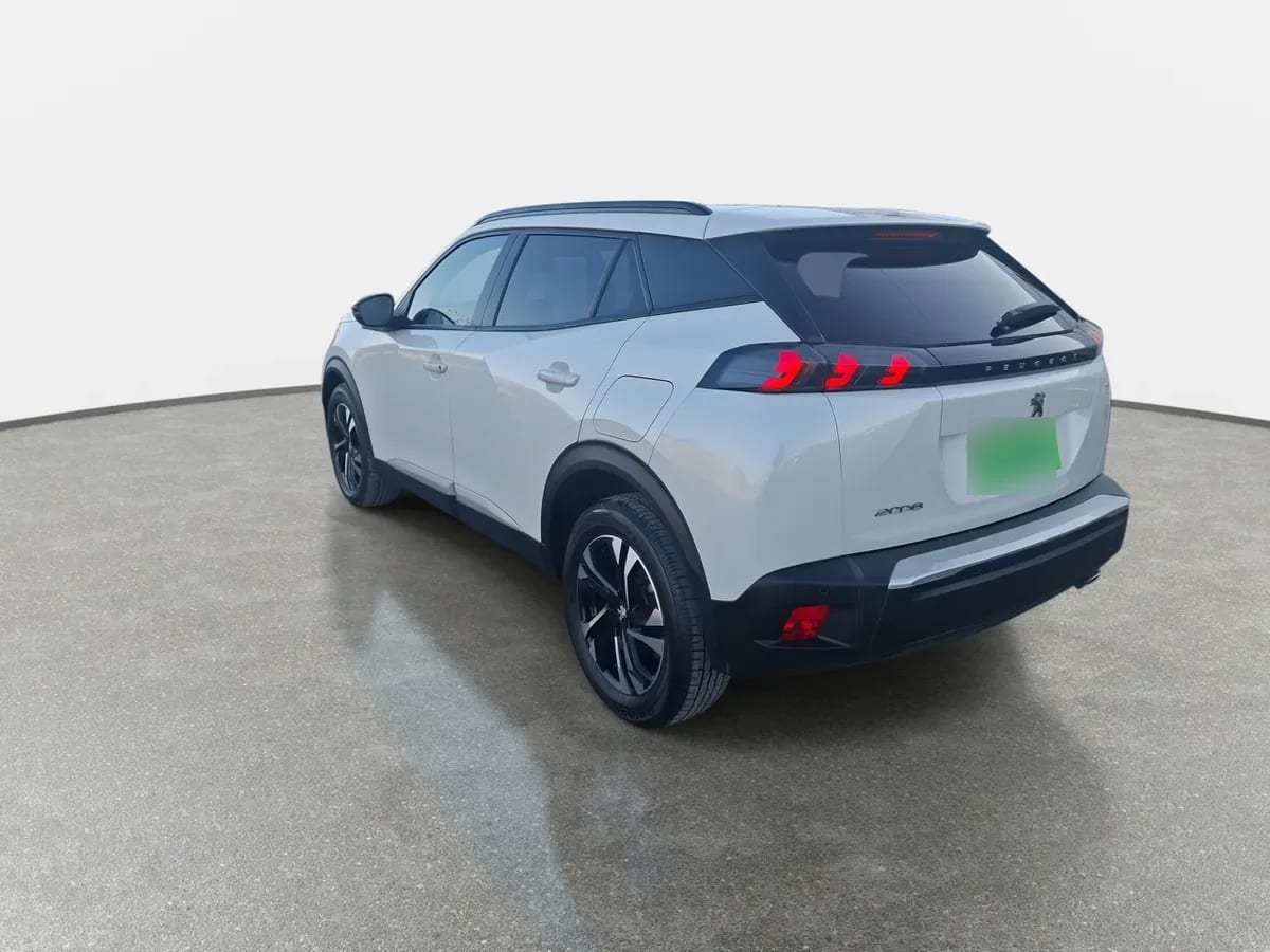 Peugeot 2008 1.5 Allure Bluehdi 130 4x2 At 5p año 2023