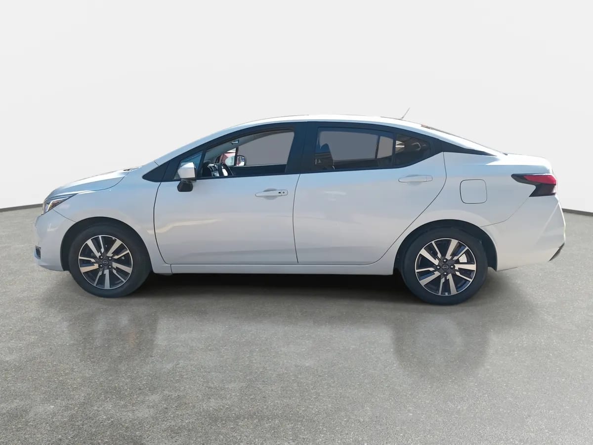 Nissan Versa 1.6 Advance 4x2 Mt 4p año 2024