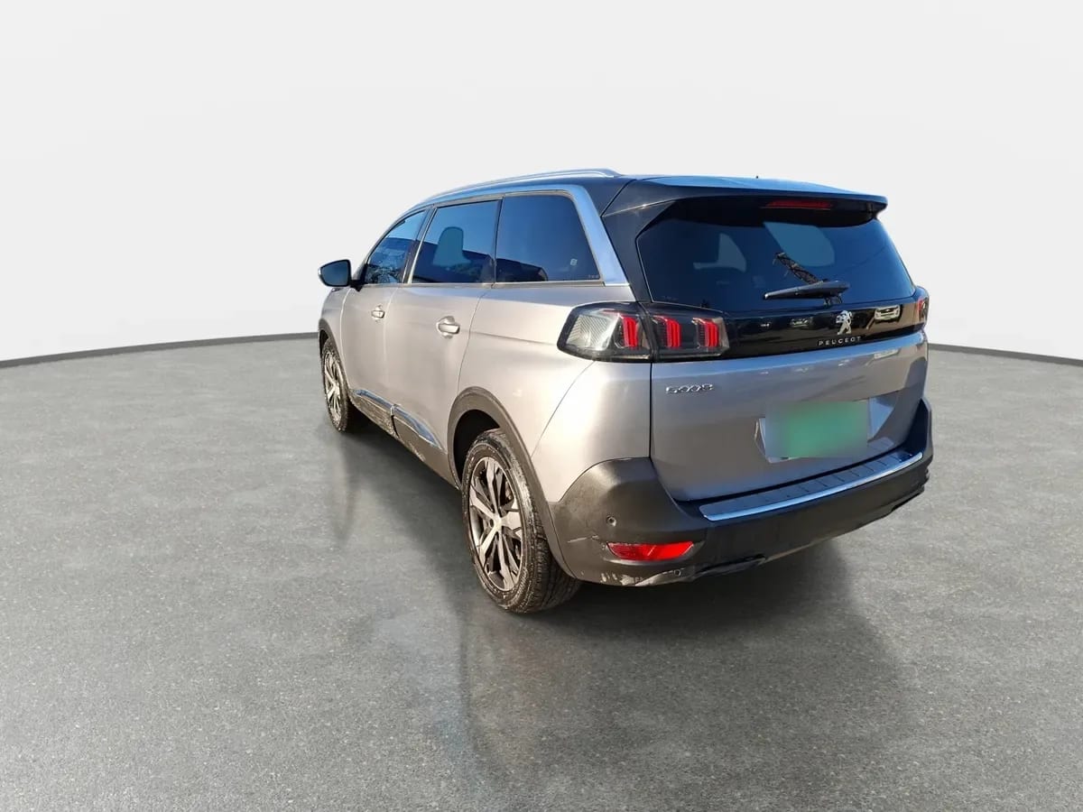 Peugeot 5008 1.5 Allure Pack Bluehdi 130 4x2 Eat8 5p año 2024