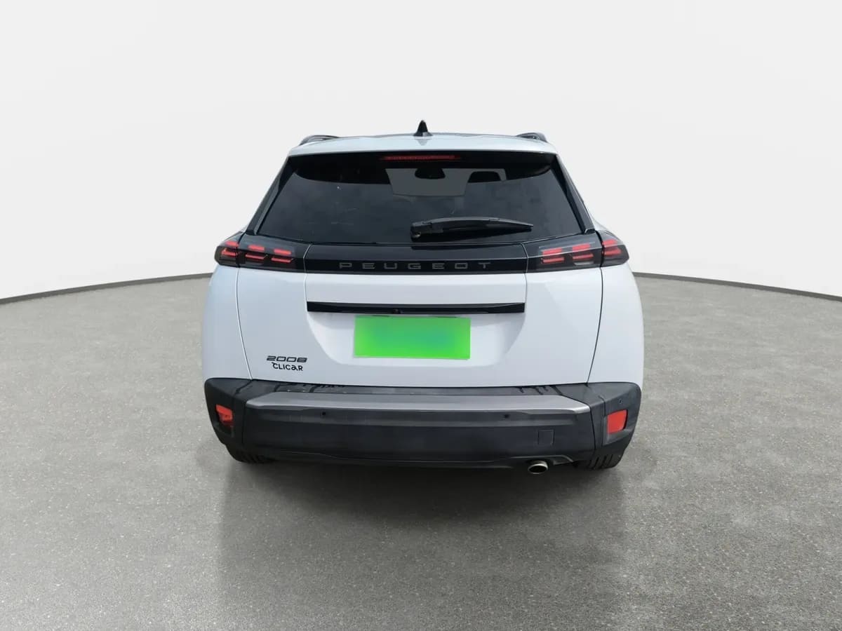 Peugeot 2008 1.5 Allure Pack Bluehdi 130hp Diesel 4x2 Eat8 5p año 2024