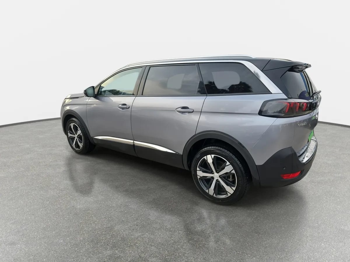 Peugeot 5008 1.5 Allure Pack Bluehdi 130 4x2 Eat8 5p año 2024