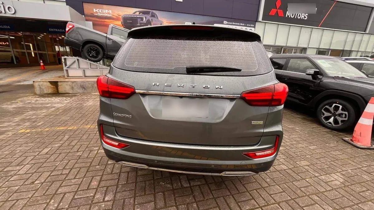 Ssangyong Rexton 2.2t Lx Diesel 4x2 2ab 8at 5p año 2022
