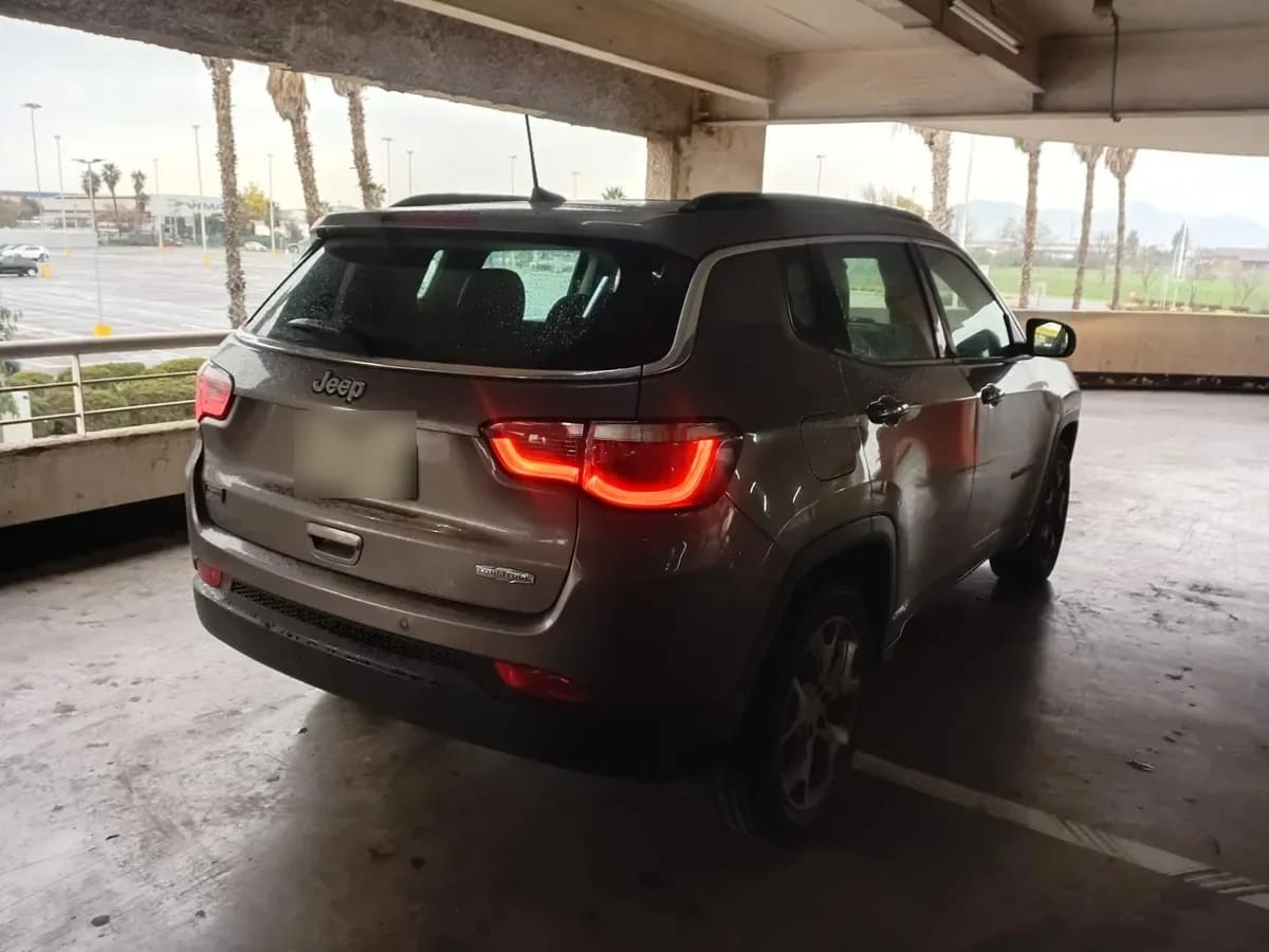 Jeep Compass 2.4 Longitude 4x2 Radio 7 At 5p año 2021