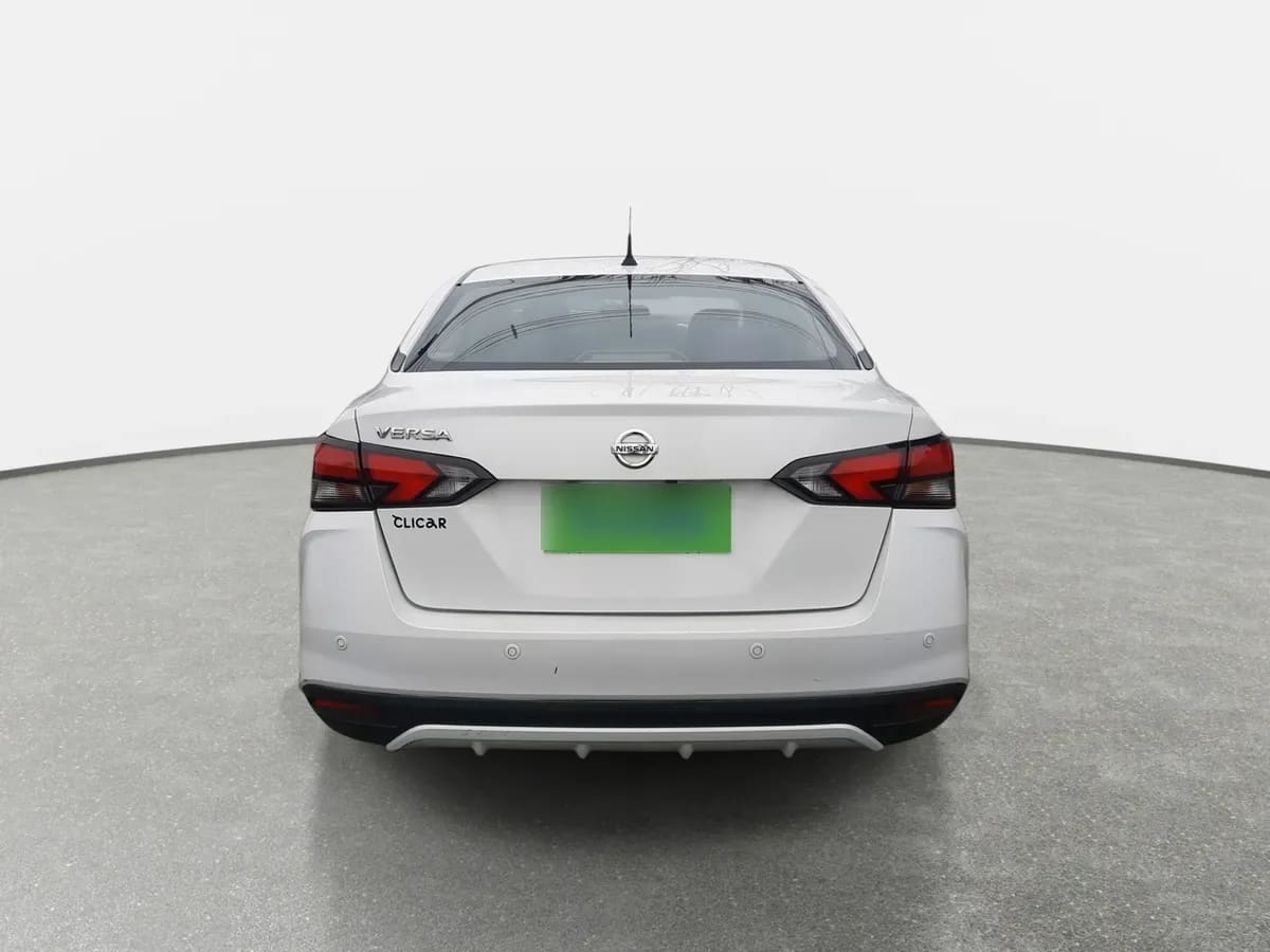 Nissan Versa 1.6 Sense 4x2 Mt 4p año 2023
