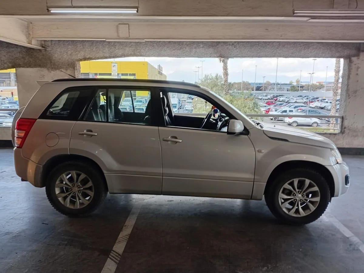 Suzuki Grand Nomade 2.4 Glx Sport 4x2 At 5p año 2017