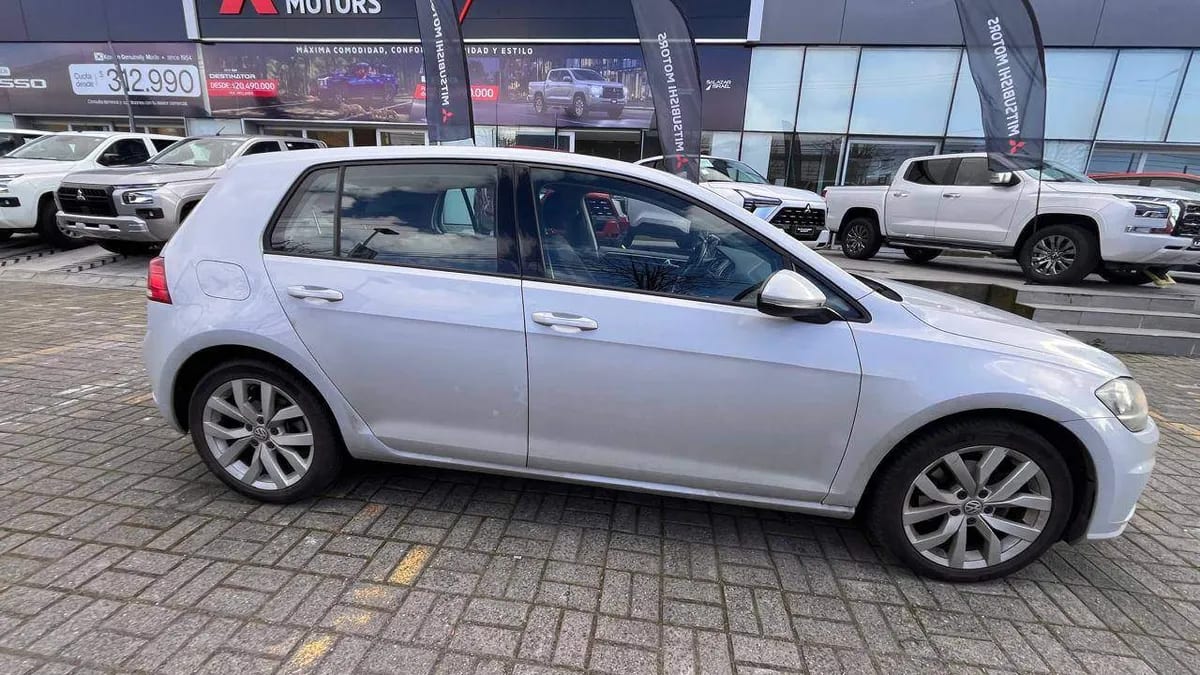 Volkswagen Golf 1.4 Highline 4x2 Hb At 5p año 2019