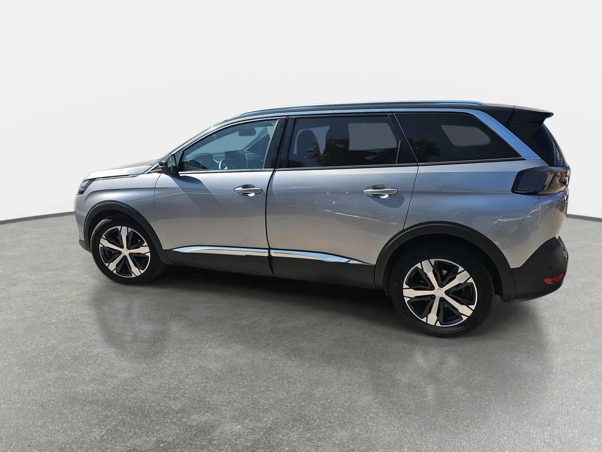 Peugeot 5008 1.5 Allure Pack Bluehdi 130 4x2 Eat8 5p año 2025