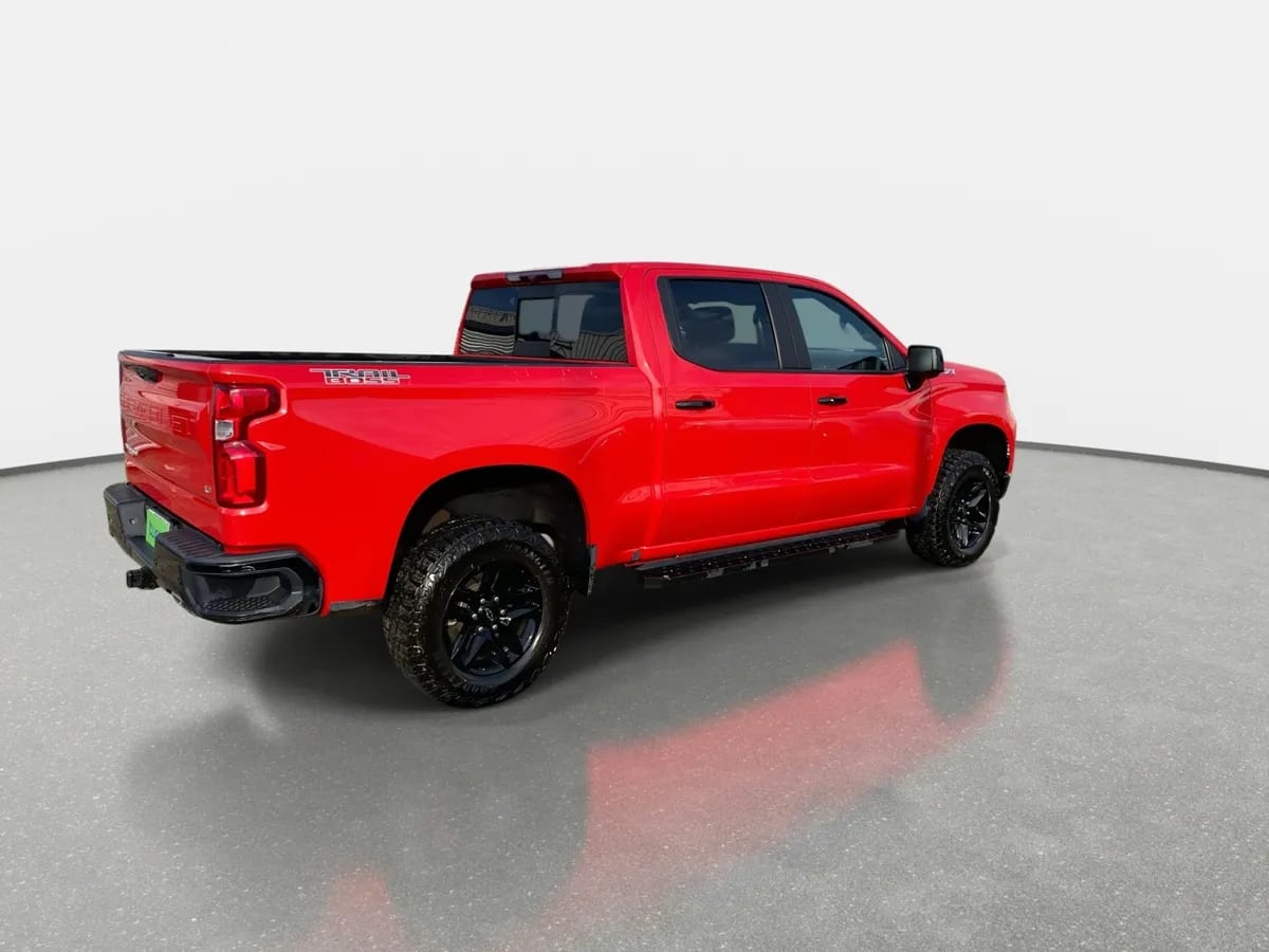 Chevrolet Silverado 5.3 Lt R Trail Boss Z71 4x4 At 4p año 2024