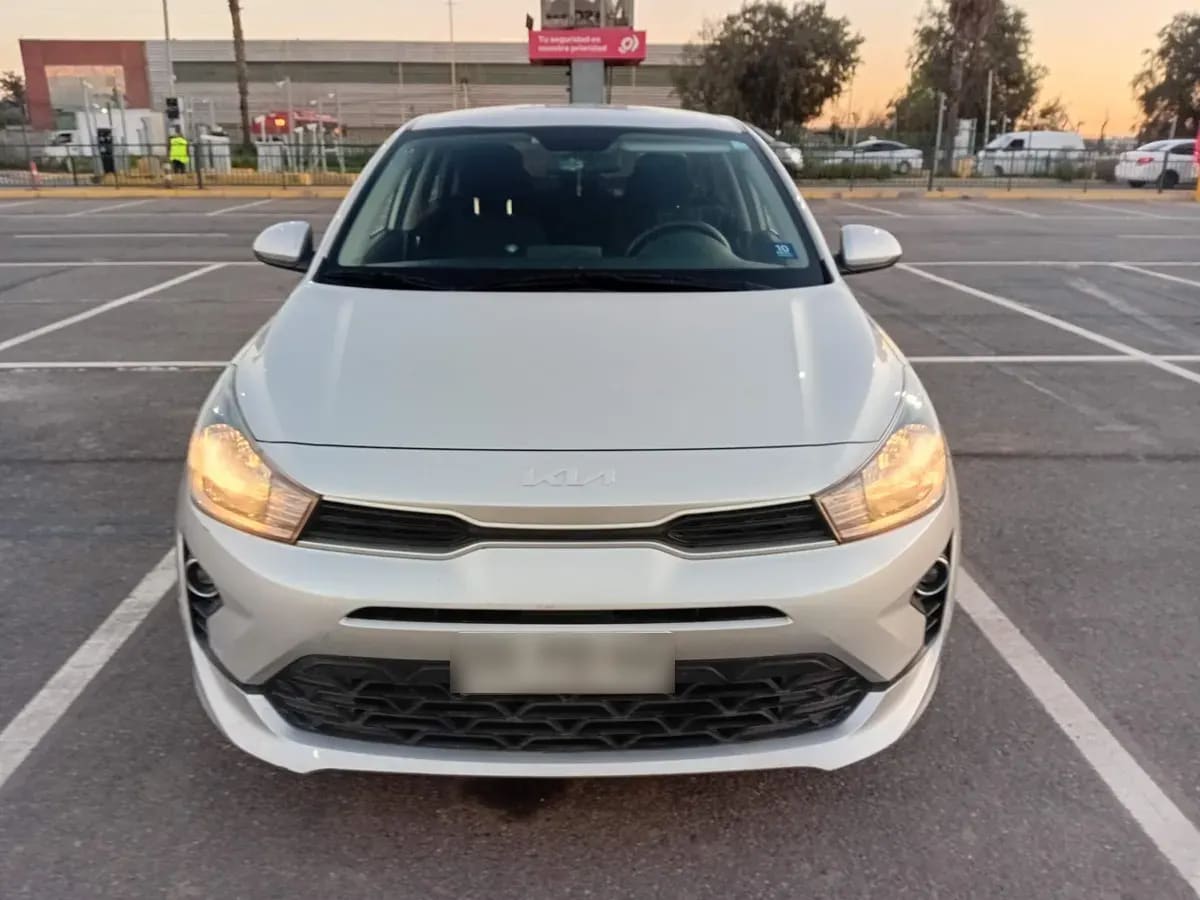 Kia Rio4 1.4 Lx 4x2 Ac Dab 6mt 4p año 2023