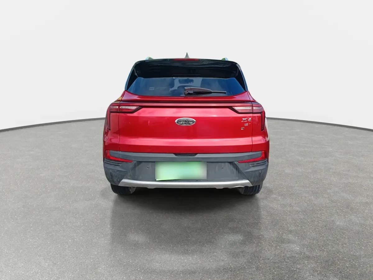 JAC Js4 1.5 Luxury 4x2 Bicolor Mt 5p año 2023