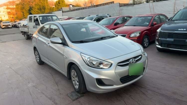 Hyundai Accent 1.4 Gl Rb 4x2 Sdn 2ab Ac Abs At 4p año 2016