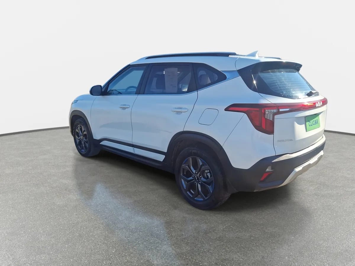 Kia Seltos 1.5 Ex 4x2 6mt 5p año 2024