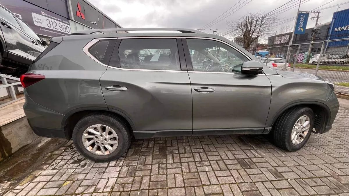 Ssangyong Rexton 2.2t Lx Diesel 4x2 2ab 8at 5p año 2022