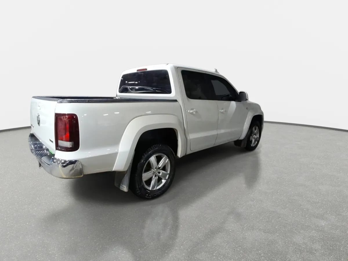 Volkswagen Amarok 2.0 Highline Diesel 4motion 4x4 Dob. Cab. At 4p año 2023