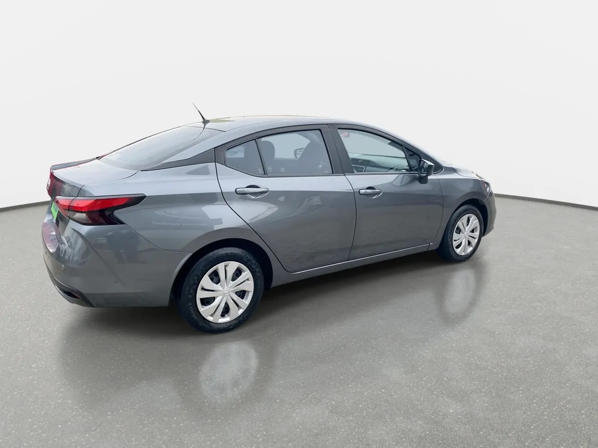 Nissan Versa 1.6 Sense 4x2 Mt 4p año 2023