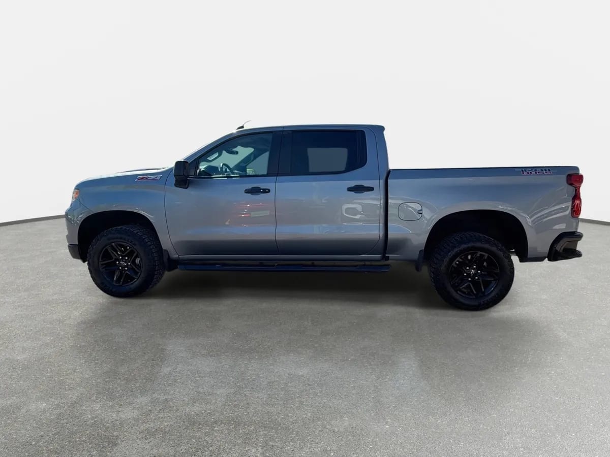 Chevrolet Silverado 5.3 Lt R Trail Boss Z71 4x4 At 4p año 2025