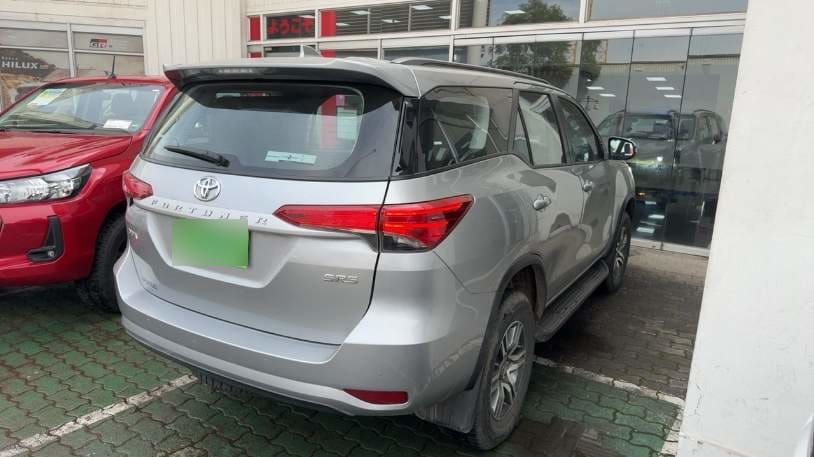 Toyota Fortunner 2.8 Sr5 Tdi Diesel 4x4 Mt 5p año 2024