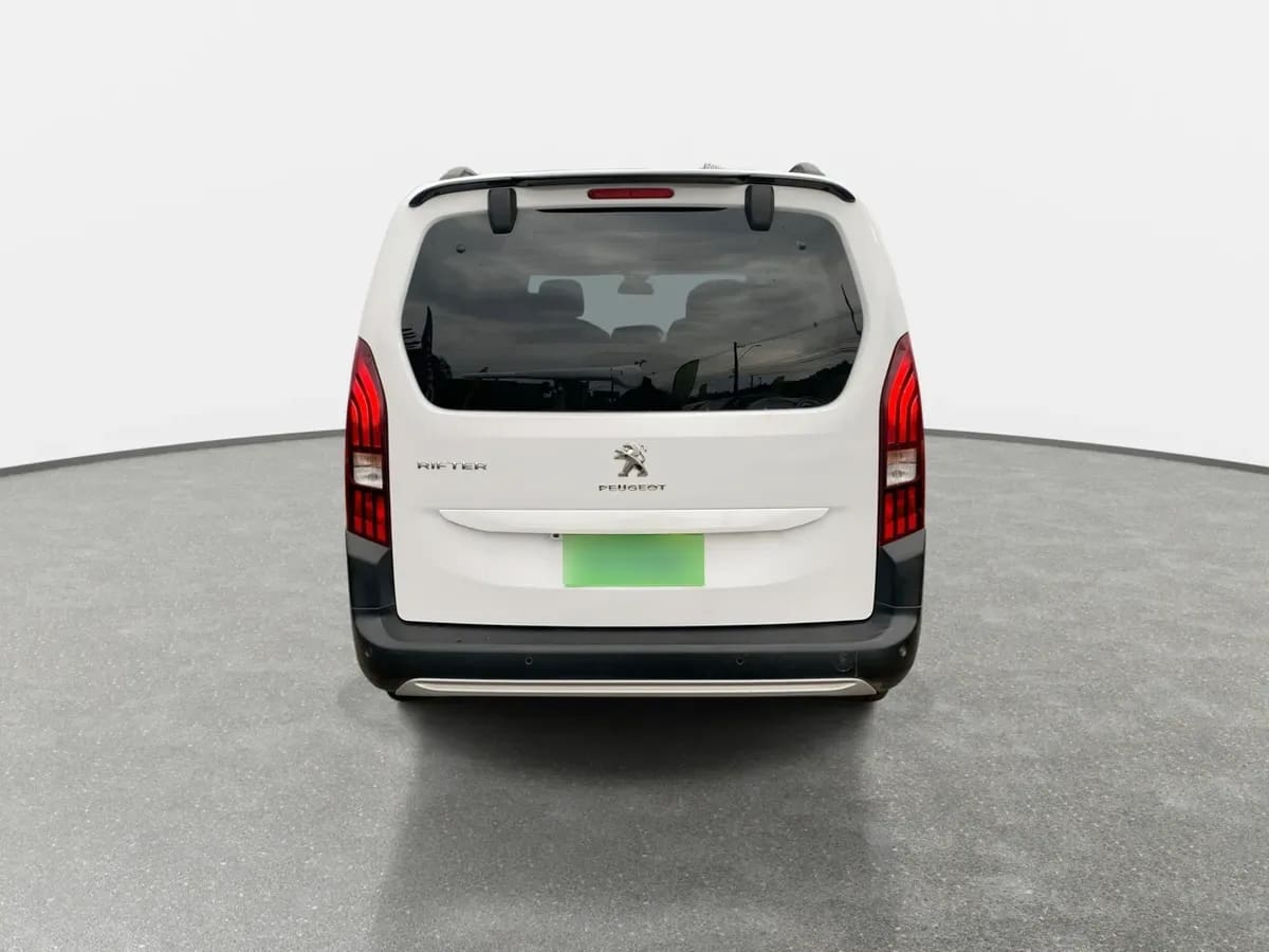 Peugeot Rifter 1.5 Allure Bluehdi Diesel 4x2 130hp Eat8 5p año 2023