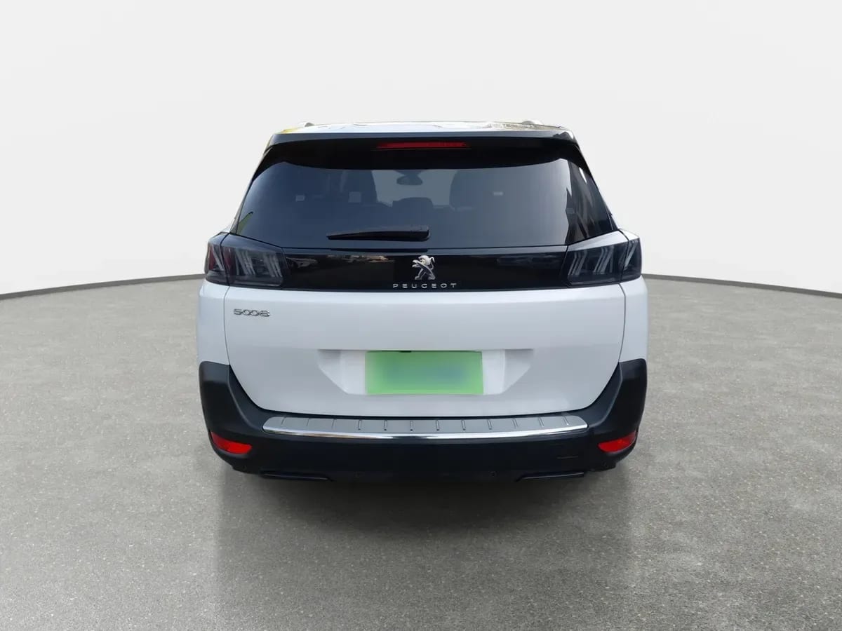 Peugeot 5008 1.5 Allure Pack Bluehdi 130 4x2 Eat8 5p año 2024
