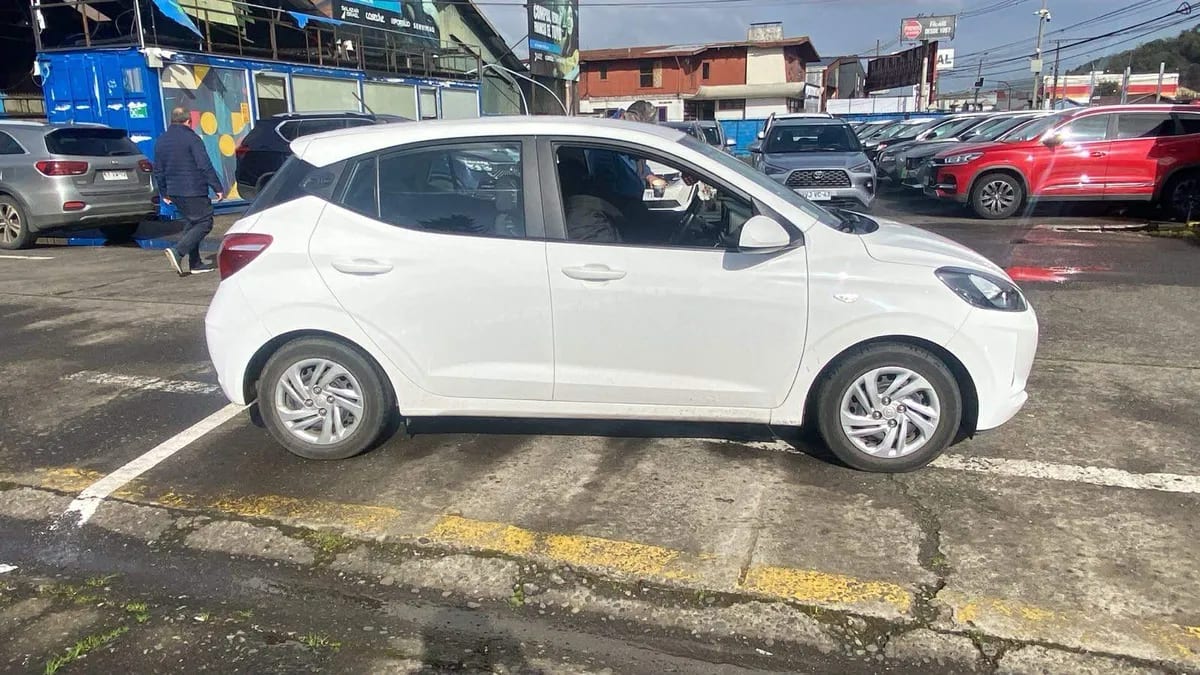 Hyundai Grand I10 1.2 Plus 4x2 Hb Mt 5p año 2022