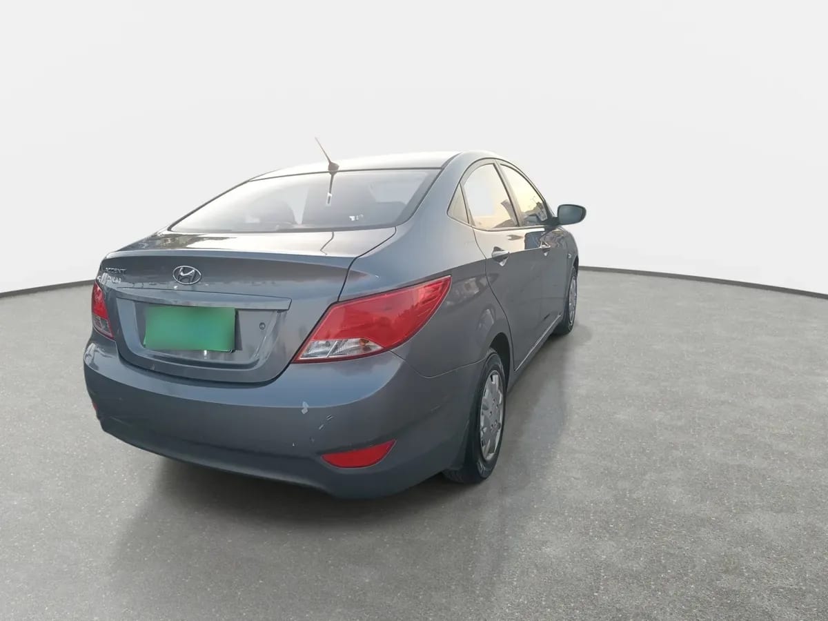 Hyundai Accent 1.4 Gl Rb 4x2 Sdn 2ab Ac Abs At 4p año 2016
