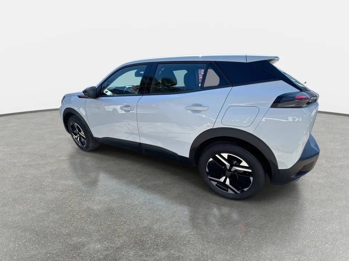 Peugeot 2008 1.2 Active Pack Puretech 130hp 4x2 Mt 5p año 2025