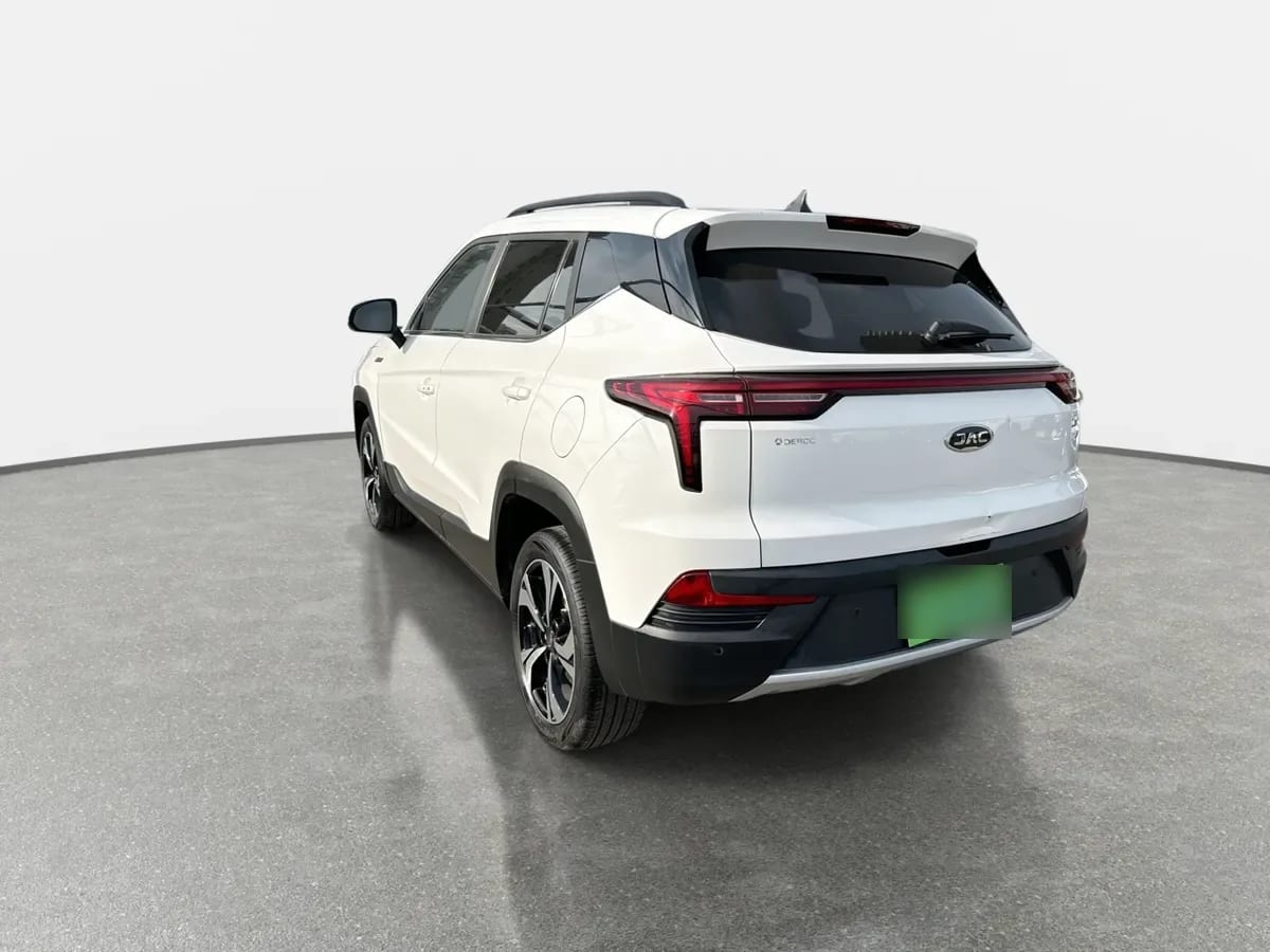 JAC Js4 1.5 Luxury 4x2 Bicolor Cvt At 5p año 2024