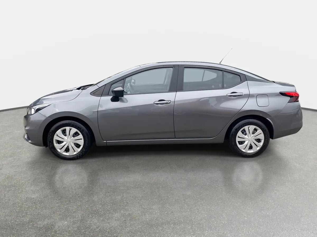 Nissan Versa 1.6 Sense 4x2 Mt 4p año 2023
