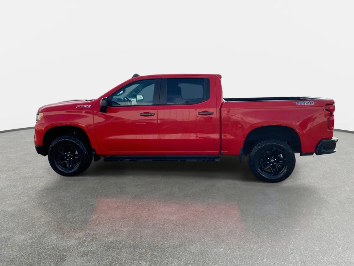 Chevrolet Silverado 5.3 Lt R Trail Boss Z71 4x4 At 4p año 2024