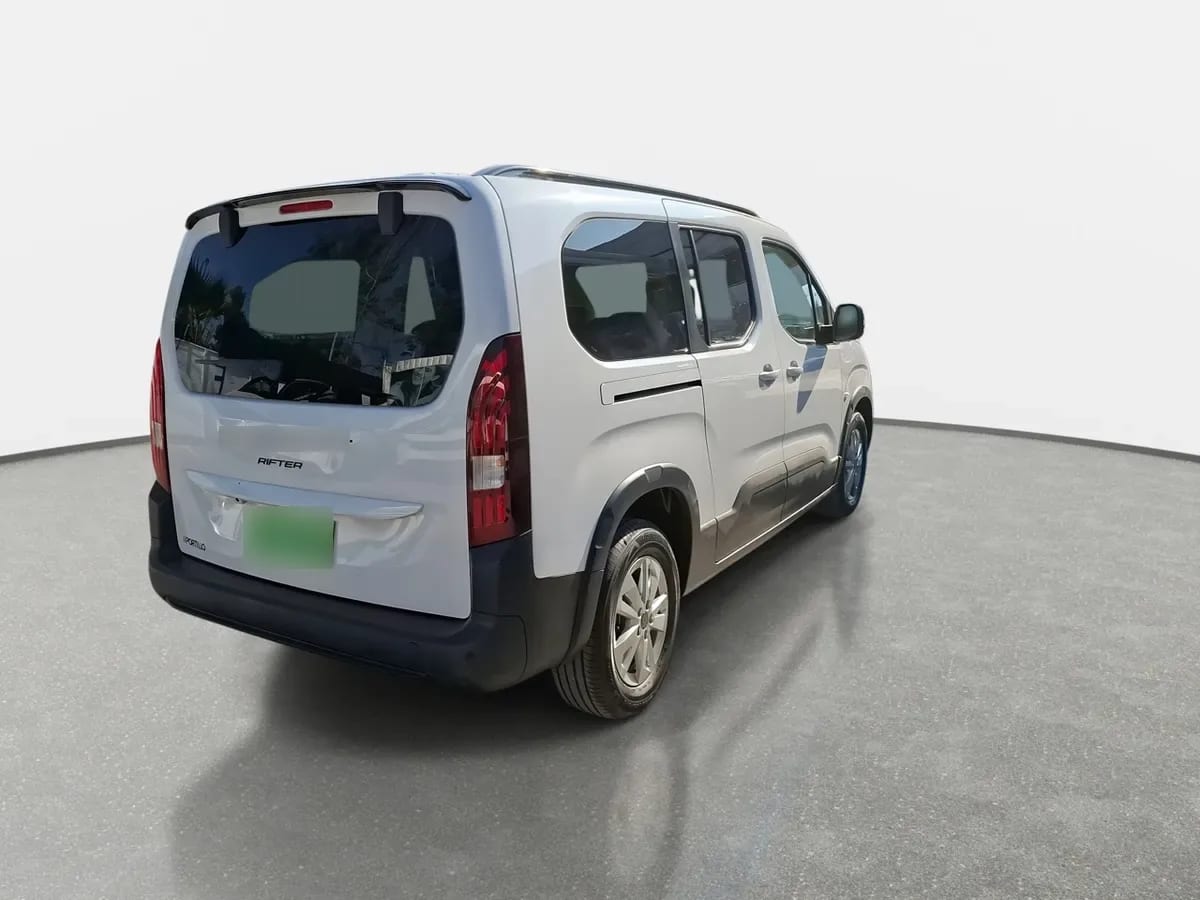 Peugeot Rifter 1.2 Mca Allure Puretech 130 4x2 Eat8 5p año 2026