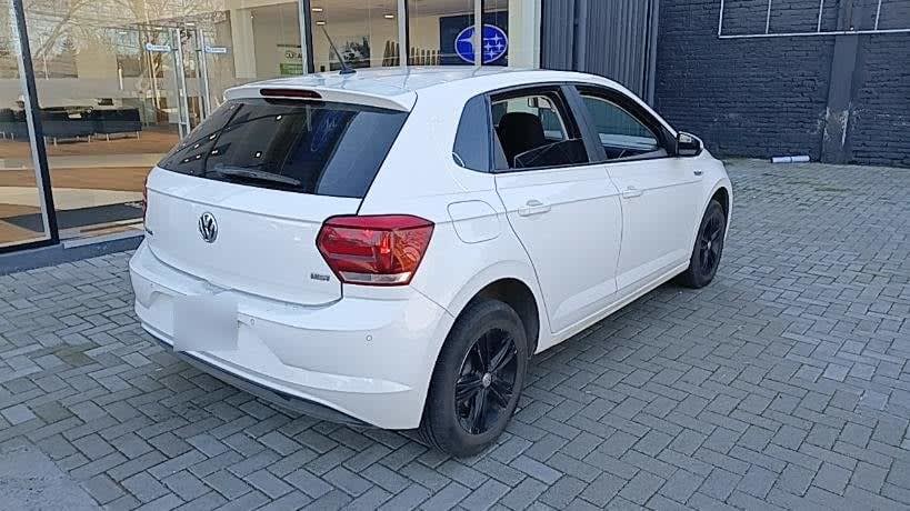 Volkswagen Polo 1.6 Comfortline 4x2 Mt5 5p año 2021