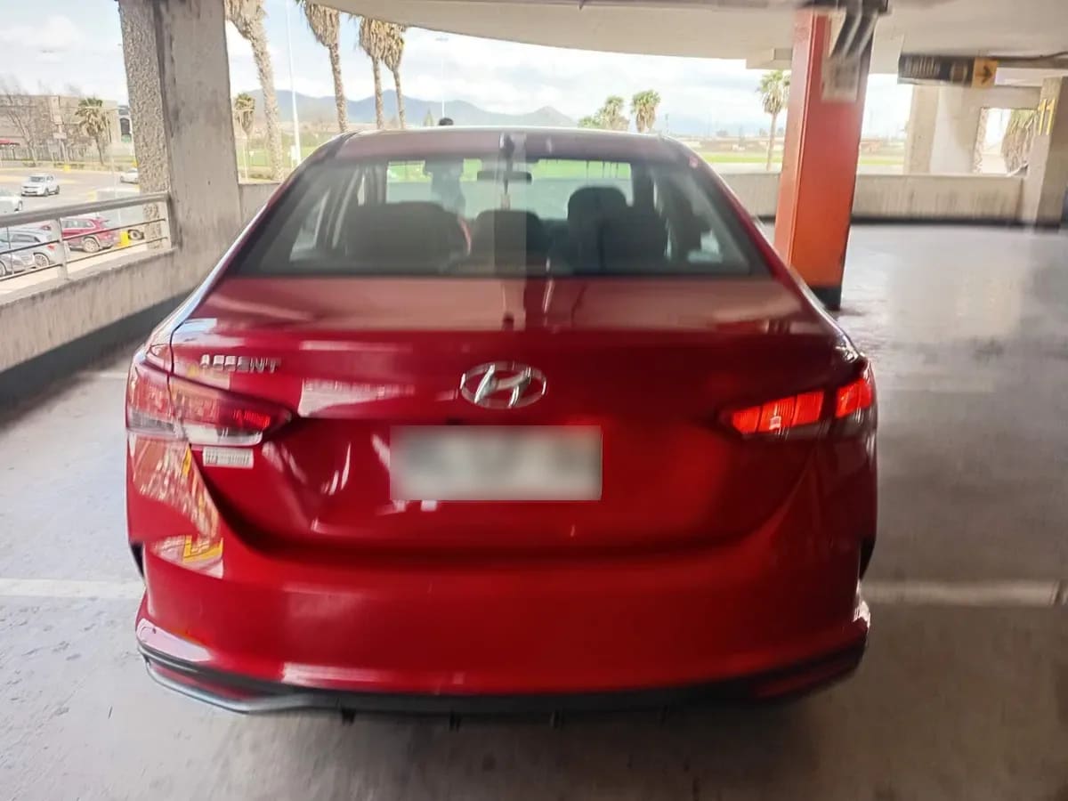 Hyundai Accent 1.4 Hci Plus 4x2 Mt 4p año 2022