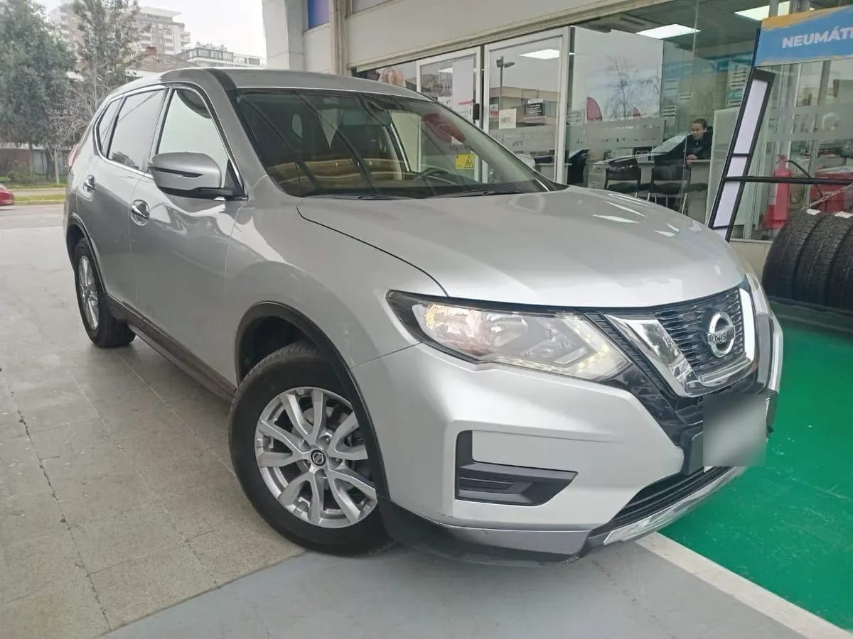 Nissan X-Trail 2.5 Sense 4x2 2row Cvt At 5p año 2023