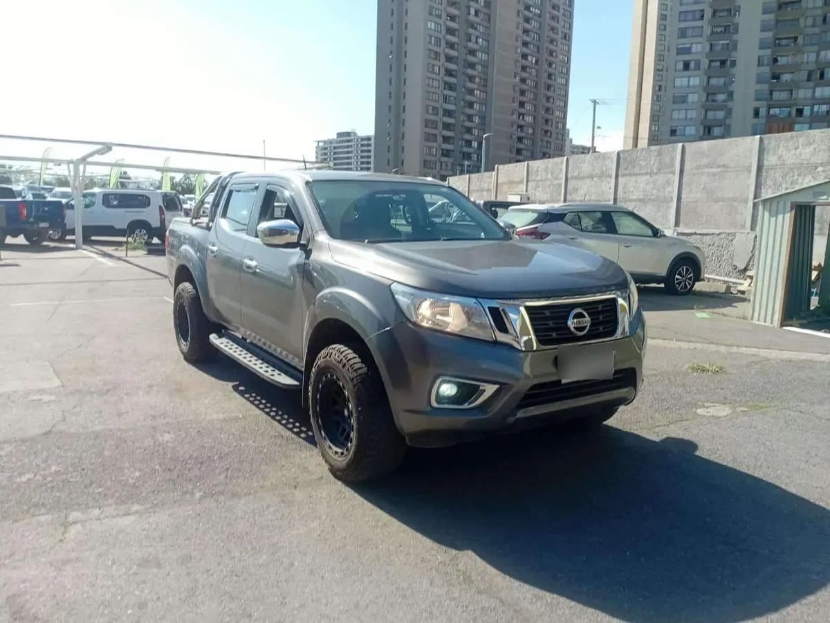 Nissan Np300 2.3 Xe Diesel 2wd Dob. Cab. Mt 4p año 2019