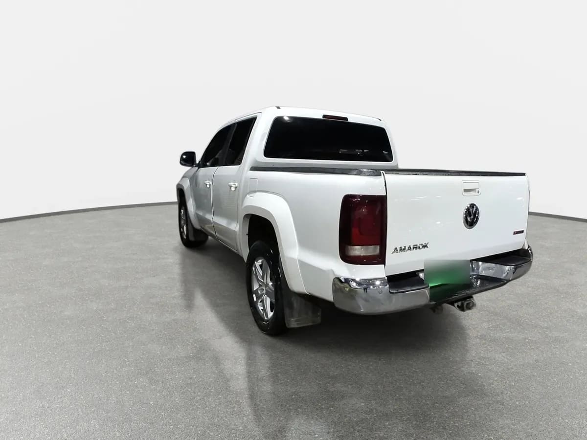 Volkswagen Amarok 2.0 Highline Diesel 4motion 4x4 Dob. Cab. At 4p año 2023