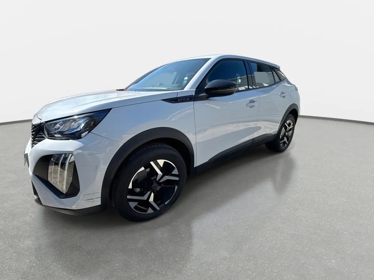 Peugeot 2008 1.2 Active Pack Puretech 130hp 4x2 Mt 5p año 2025