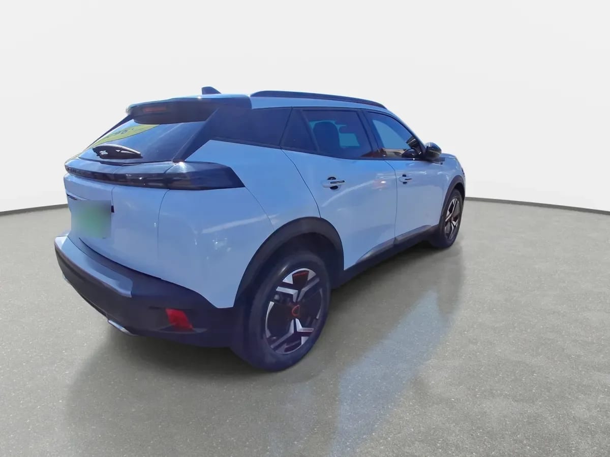 Peugeot 2008 1.2 Allure Pack Puretech 130hp 4x2 Mt 5p año 2025