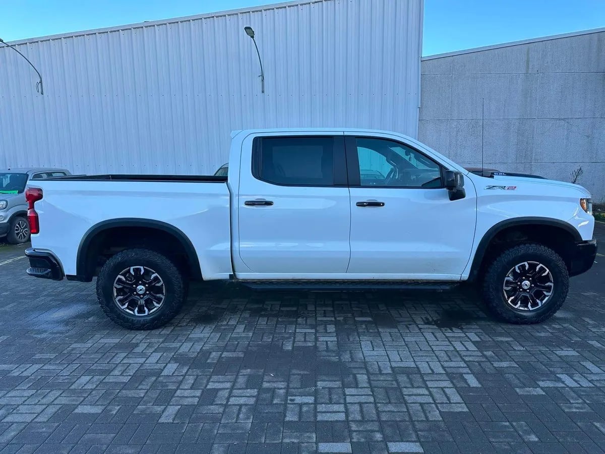 Chevrolet Silverado 6.2 Zr2 4x4 At 4p año 2023