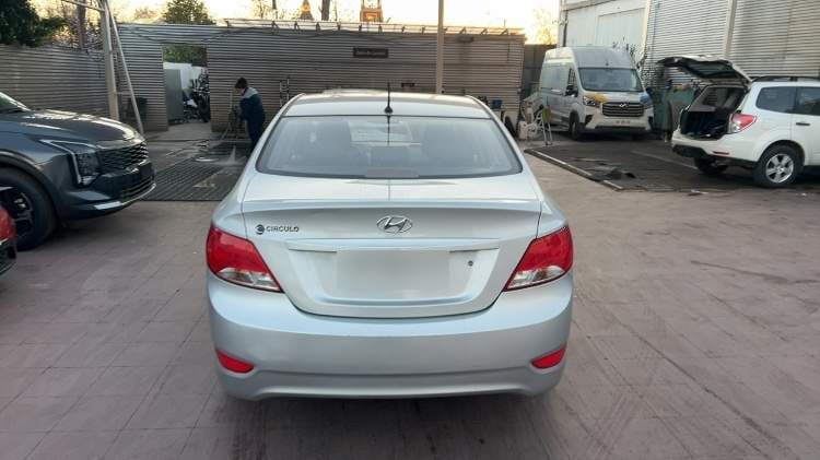 Hyundai Accent 1.4 Gl Rb 4x2 Sdn 2ab Ac Abs At 4p año 2016
