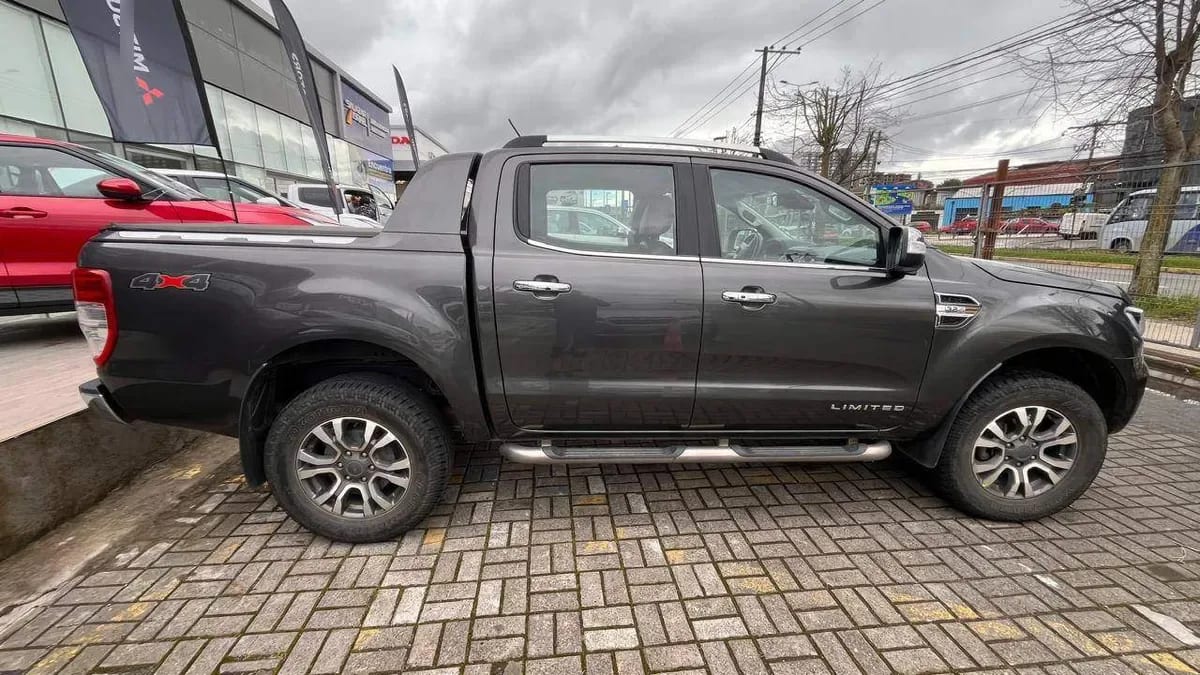 Ford Ranger 3.2 Ltd 4x4 Diesel Dob. Cab. At 4p año 2023