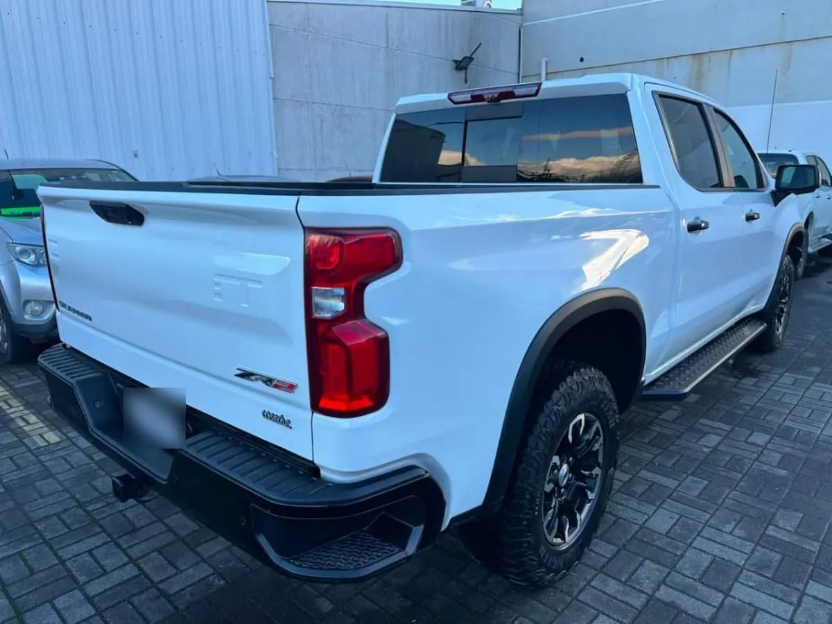 Chevrolet Silverado 6.2 Zr2 4x4 At 4p año 2023