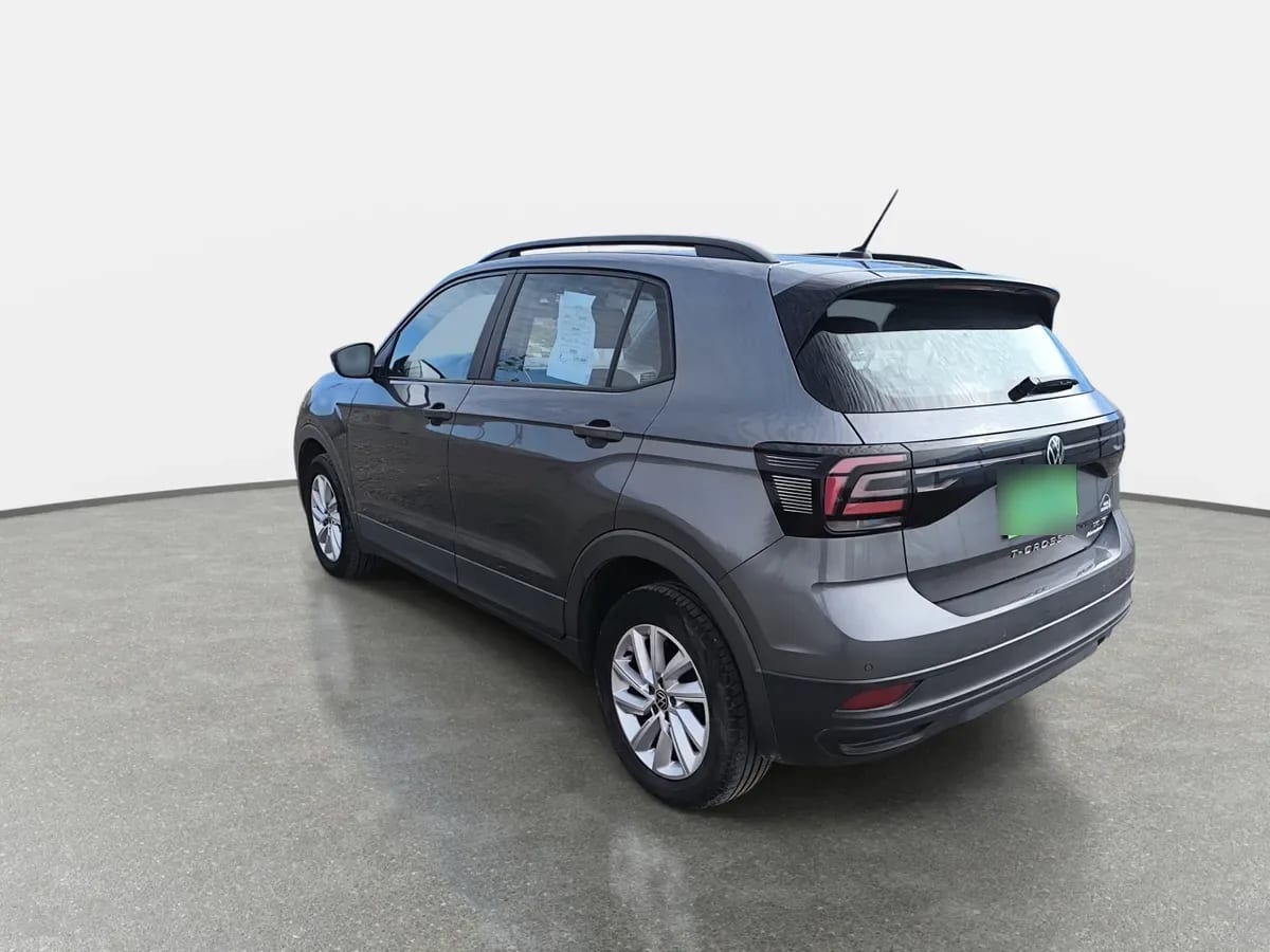 Volkswagen T-Cross 1.0 Tsi Trendline 4x2 Mt5 5p año 2023