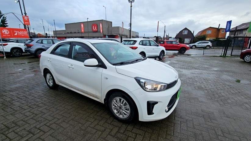 Kia Soluto 1.4 Ex Full 4x2 Srf Mt 4p año 2024