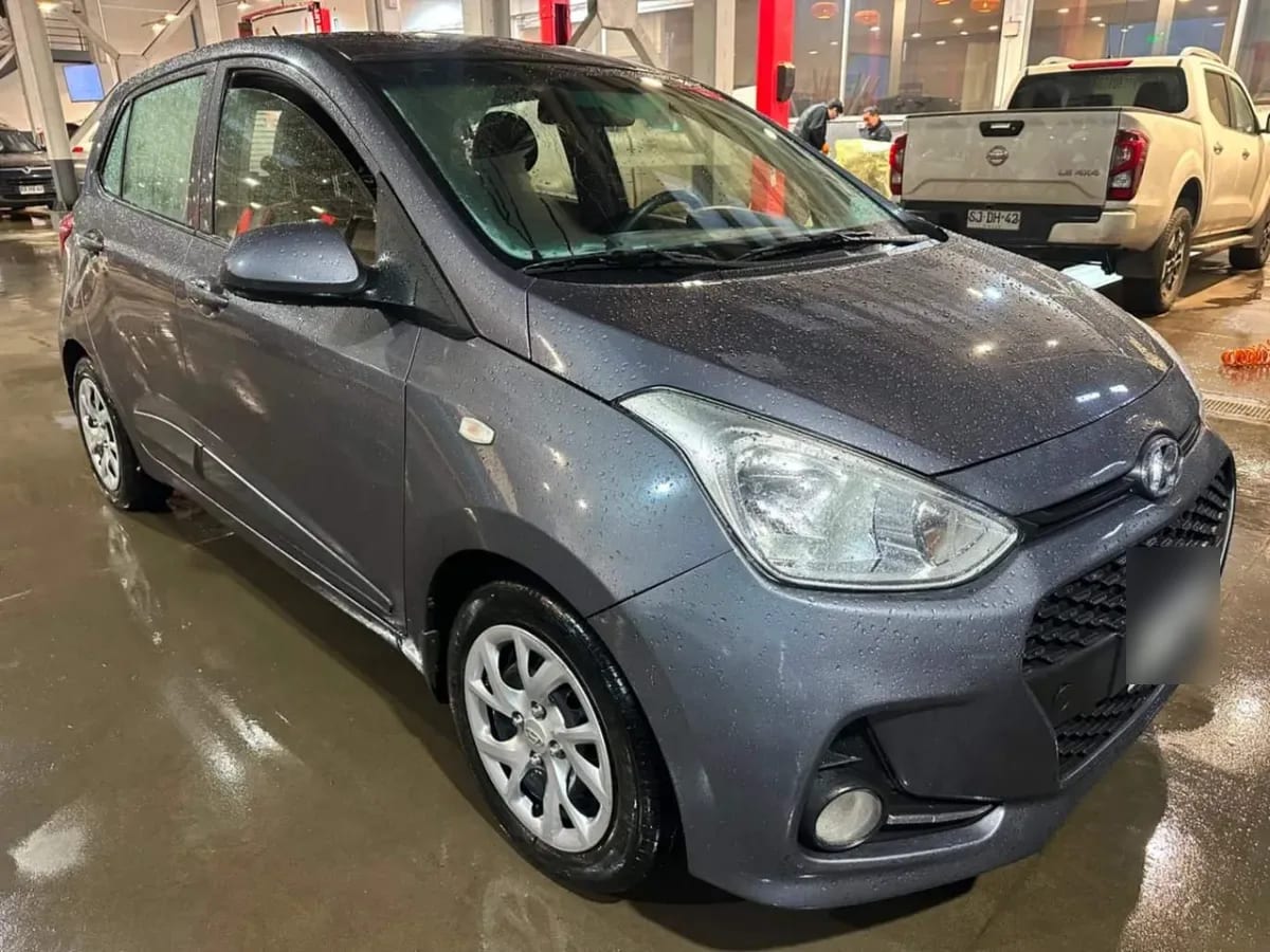 Hyundai Grand I10 1.2 Gls 4x2 Hb Ac 2ab Abs Mt 5p año 2020