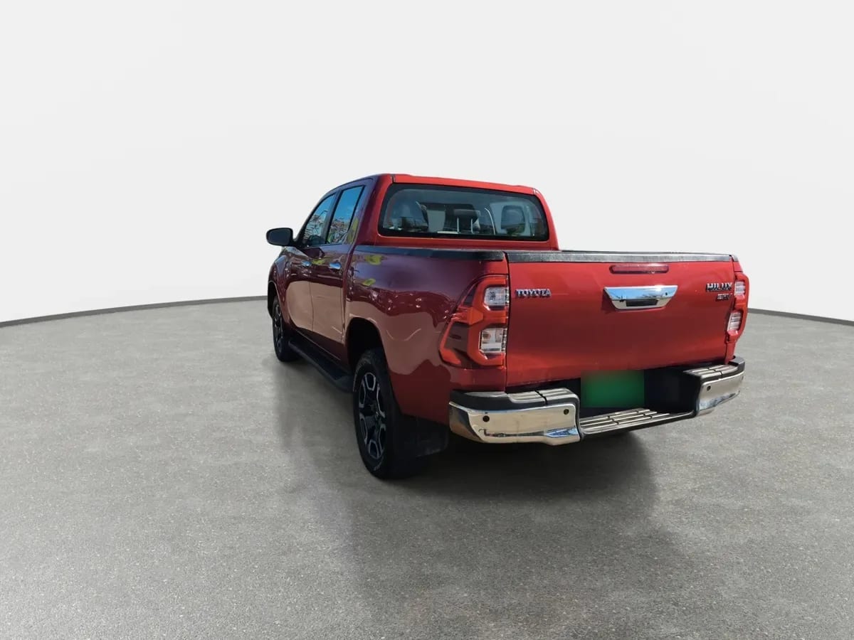 Toyota Hilux 2.8 Srv Diesel 4x4 Dob. Cab. At 4p año 2024